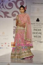 Model walks the ramp for Arjun Anjalee Kapoor for Aamby Valley India Bridal Week on 30th Oct 2010 (84).JPG